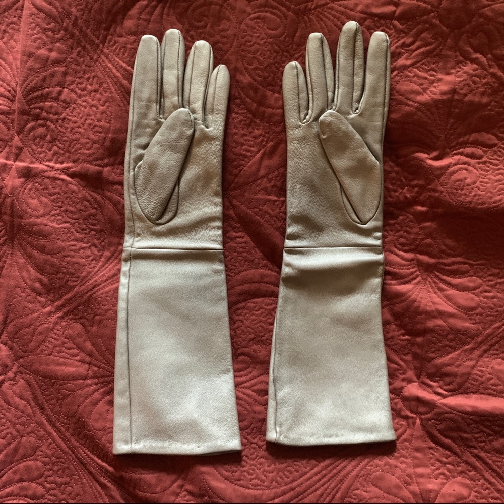 Long metallic leather gloves